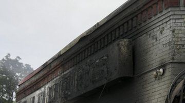 112558465_tv061685692