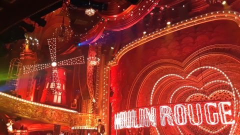Musical "Moulin Rouge", favorito a los suspendidos premios Tony.