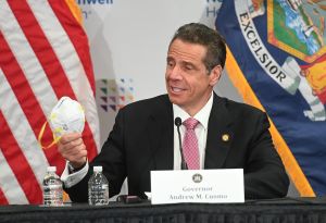 Amplia mayoría de hospitalizados en NY por COVID-19 provienen de casas y no de trabajadores