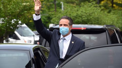 El gobernador Andrew Cuomo anunció nuevas directrices sobre el coronavirus