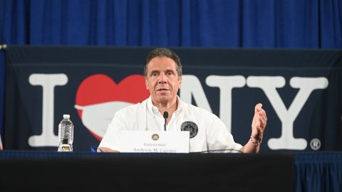 El gobernador Andrew Cuomo anunció la fecha de reapertura de NYC