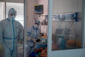 Un tercio de los pacientes en cuidados intensivos por coronavirus en España presentan daños al corazón