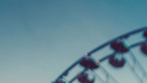 Parques temáticos en Japón, amigas / Créditos: Fotógrafo Martin DM vía Getty