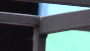 Diego Boneta vive la cuarentena en compañía de sus dos hermanos y de sus papás.