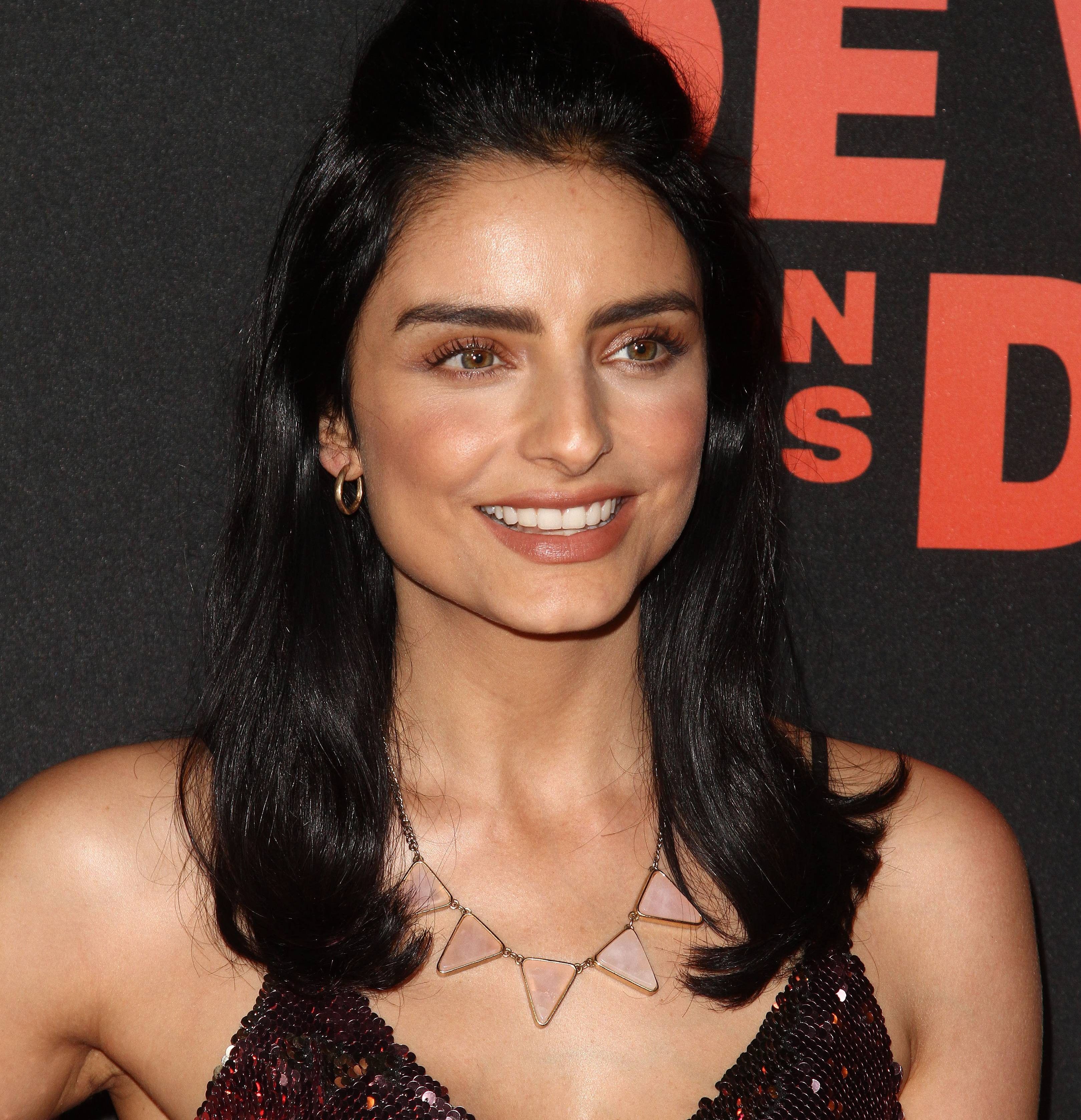 Next photo of Aislinn Derbez