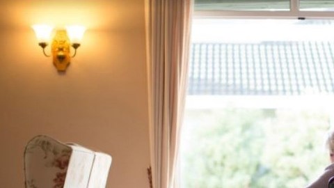 La medida busca mejorar la comunicación en los hogares de ancianos con las autoridades de salud.