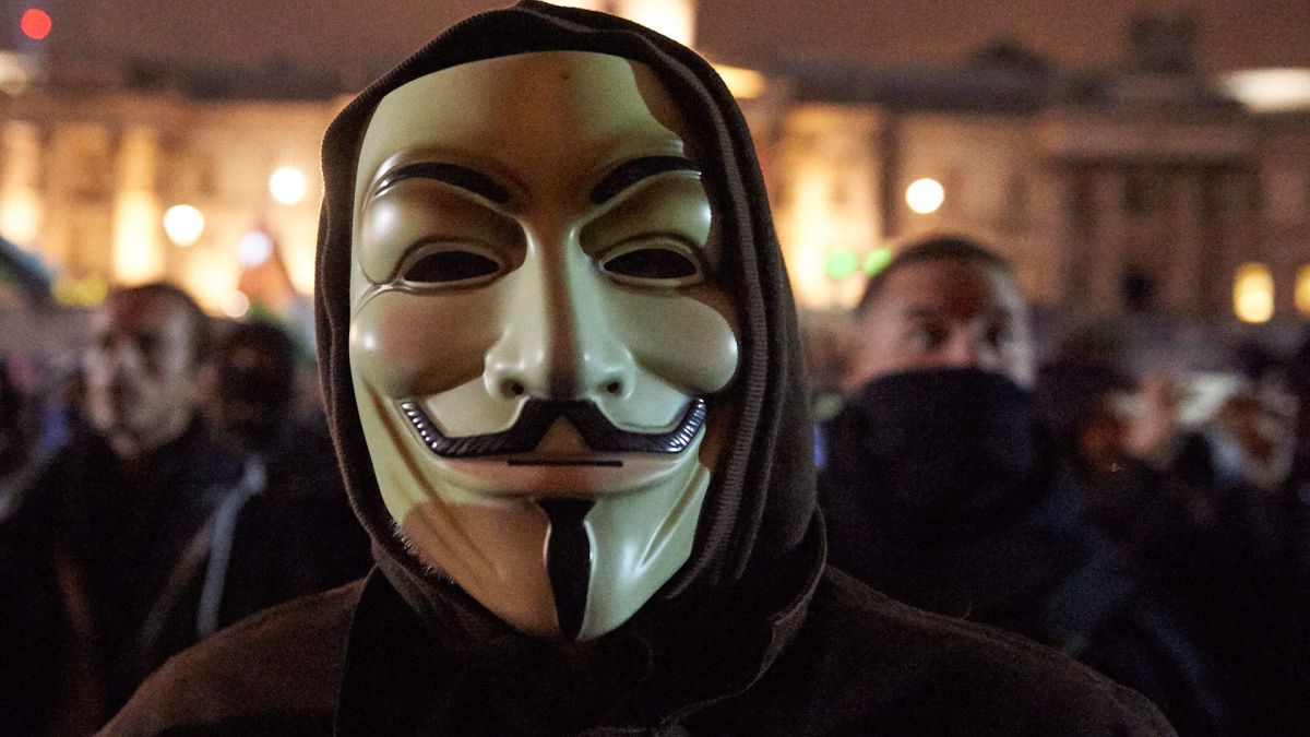 Anonymous advierte que no confían en la policía de Estados Unidos.
