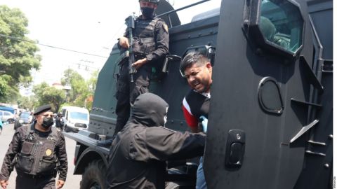 El sujeto circulaba en un auto blindado cerca del aeropuerto internacional de Ciudad de México.