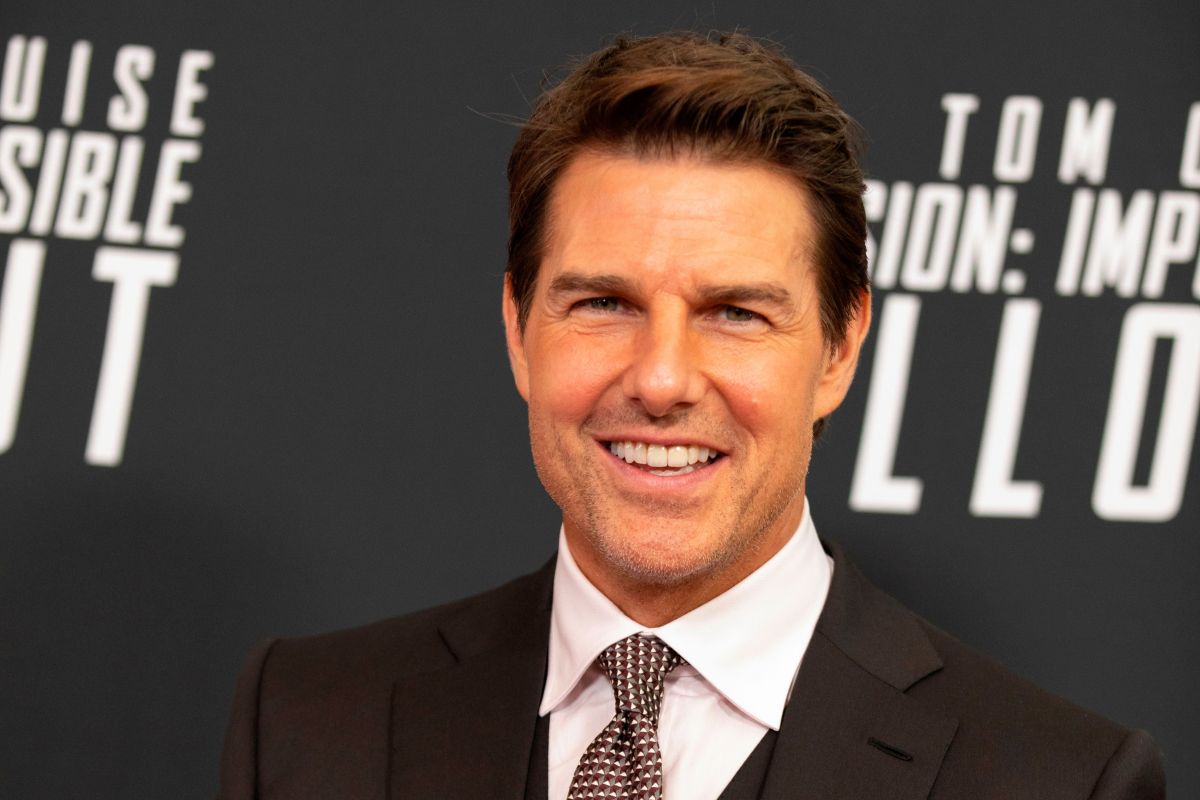 Tom Cruise appears with a swollen face and looks unrecognizable
