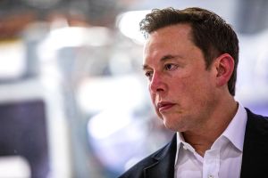 Elon Musk amenaza con sacar a Tesla de California y anuncia que demandará al condado de Alameda