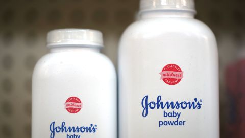 Talco para bebé Johnson & Johnson.