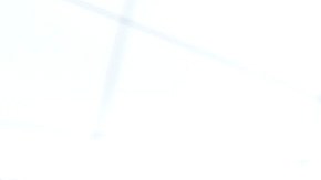 Mujeres hispanas en un banco de comida en Massachusetts.