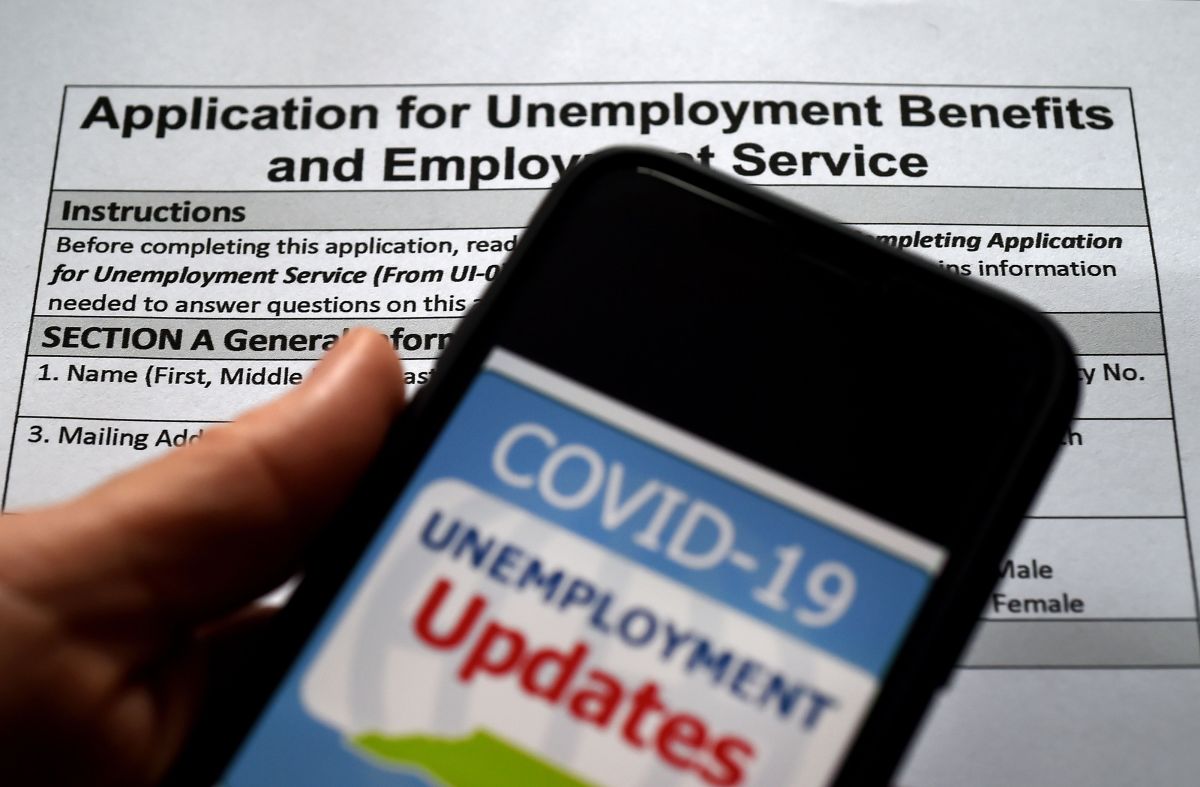Los trabajadores que han contraído el COVID-19 y están incapacitados podrán continuar recibiendo el programa de ayuda económica. 
