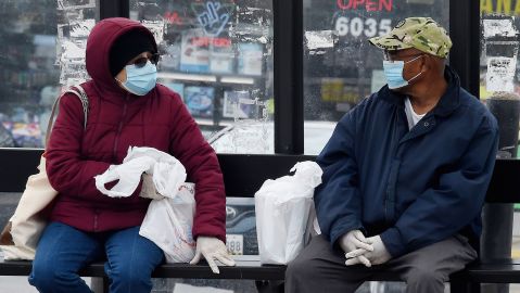 Cheque estímulo coronavirus COVID-19 apoyo económico banco dinero IRS