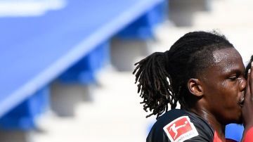 Dedryck Boyata y su polémico festejo.