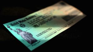 IRS lanza advertencia sobre ayuda de $1,200 que pudieron recibir ciertos inmigrantes