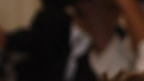 Vera Wang y junto a ella la joven cantante y actriz Selena Gómez.