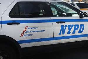 Video: conductor arrastró a mujer policía para evitar multas de tráfico en Nueva York
