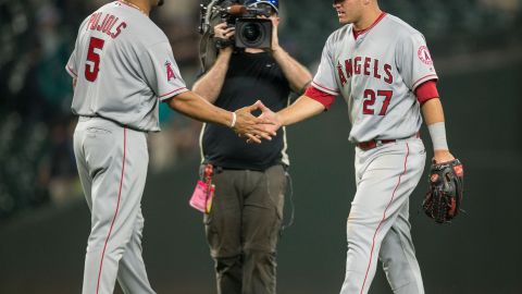 Mike Trout y Albert Pujols han mostrado su compañerismo en los Angels.