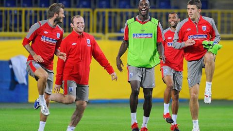 David Beckham, Wayne Rooney, Carlton Cole, Ashley Cole y Michael Carrick en un entrenamiento de Inglaterra.