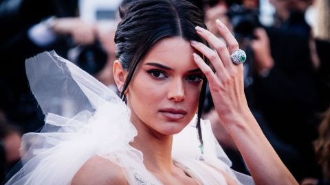 Kendall Jenner revela que sufrió fuertes ataques de pánico en mitad de la noche. La modelo hablará de su salud mental y ansiedad en una serie para la marca "Proactive".