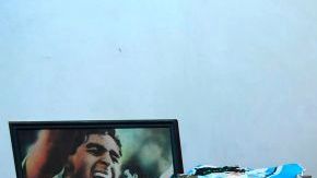 En esta casa vivió Maradona de 1978 a 1981.