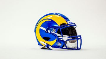 El nuevo casco de los Rams.