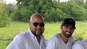 Héctos Sandarti junto a sus ex compañeros de 'Un Nuevo Día'