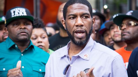 El defensor del pueblo Jumaane Williams instó al Concejo Municipal entrante a legislar contra los caseros abusadores. (Foto: Getty Images)