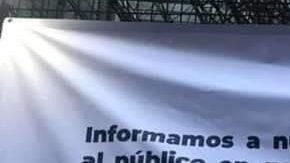 Manta a la entrada del Hospital 20 de Noviembre, en Ciudad de México.