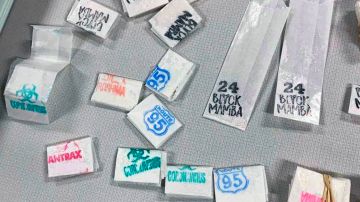 Paquetes de droga con las diferentes "marcas" comerciales
