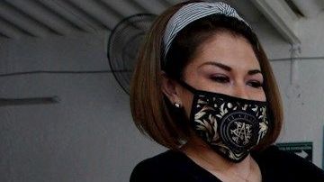 Personal de la marca el Chapo 701 entrega juguetes y dulces a niños en situación vulnerable este sábado, como conmemoración del Día del Niño, celebrado el pasado 30 abril, y como apoyo ante la contingencia sanitaria por COVID-19, en la ciudad de Guadalajara, estado de Jalisco (México).