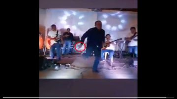 VIDEO: Cantaba en una fiesta y lo ejecutan al enfrentar a los sicarios en Veracruz