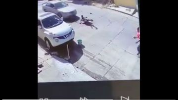 VIDEO: Sicario le dispara y luego auto le pasa encima a toda velocidad
