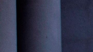 Grupo de manifestantes a las afueras del Ayuntamiento de Los Ángeles el viernes 1 de mayo de 2020.