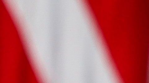 Trump se justificó diciendo que el resto de personas si llevaba la cara cubierta.