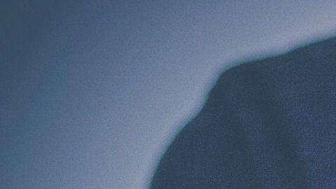 Mimar a tu hijo mientras lee, ayuda a que el bebé se sienta seguro, abrigado y conectado con usted.