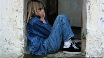 El abuso psicológico lastima al menor como otras formas de abuso físico.