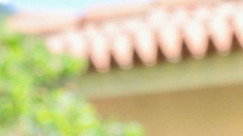 Si tu hijo aún no sabe distinguir la izquierda o la derecha, aprovecha el tiempo en casa para lograr superar este problema.