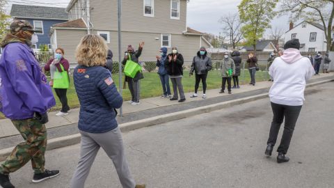 Fuerza laboral hispana recibe un alivio con la reapertura en Nassau y Suffolk.