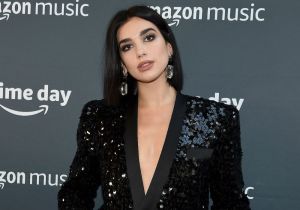 Dua Lipa felicita a su sexy hermana menor por su cumpleaños con estas postales de ambas