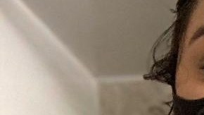 Alejo Sánchez junto a su equipo dona alimentos para los residentes de El Barrio.