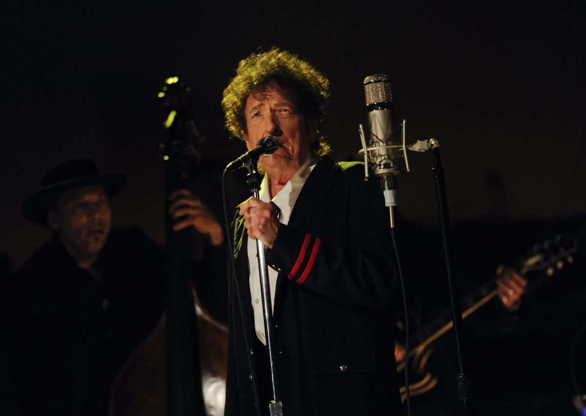 Bob Dylan sued for drugging and sexually abusing a 12-year-old girl in 1965