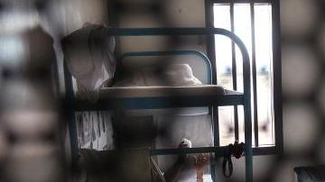 Un reporte reciente muestra que inmigrantes detenidos viven en pésimas condiciones.