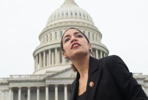 Ocasio-Cortez propone ampliar la ayuda de desastre por la pandemia de COVID