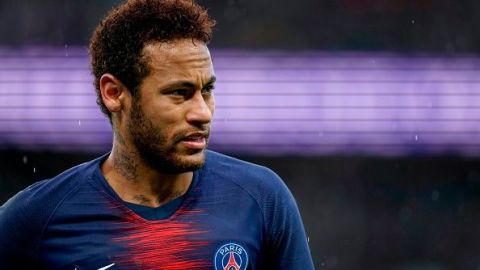 Paris Saint-Germain's Brazilian forward Neymar looks on during the French L1 football match between Paris Saint-Germain (PSG) and OGC Nice at the Parc des Princes stadium in Paris on May 4, 2019. (Photo by Lionel BONAVENTURE / AFP)        (Photo credit should read LIONEL BONAVENTURE/AFP/Getty Images)