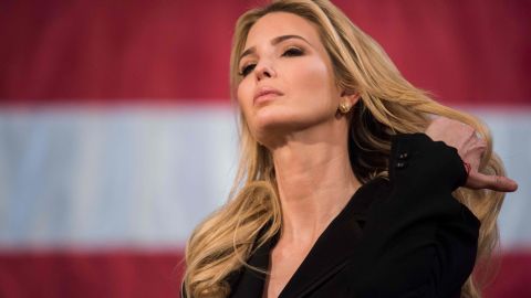 Ivanka Trump se luce en bikini y disfruta de unas lujosas vacaciones.