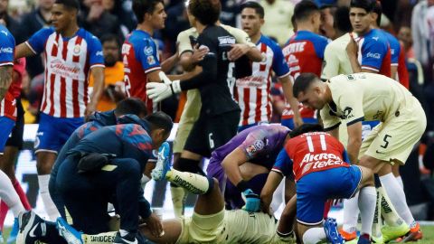 Los dramáticos momentos que se vivieron en la cancha durante la lesión de Giovani dos Santos.