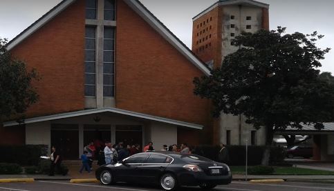 Iglesia católica reabre: días después el cura muere y cinco miembros dan positivo de COVID-19