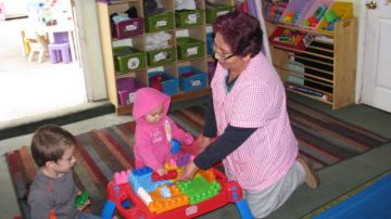 Centro de cuidado infantil deberán respetar estrictas reglas, como limitar el intercambio de juguetes.